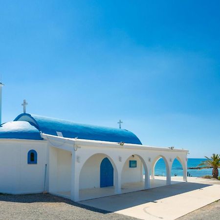 Villa Seashore One Paphos Bagian luar foto
