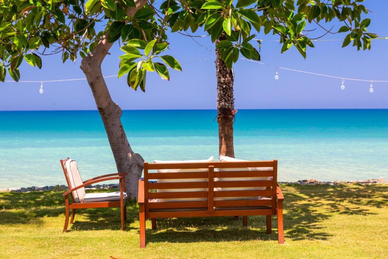 Villa Seashore One Paphos Bagian luar foto