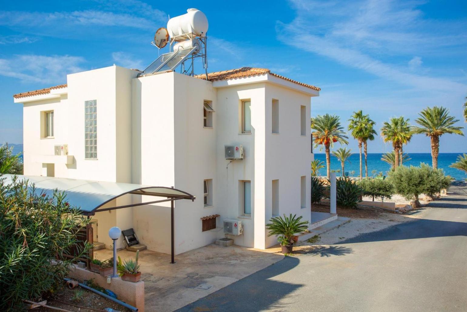 Villa Seashore One Paphos Bagian luar foto