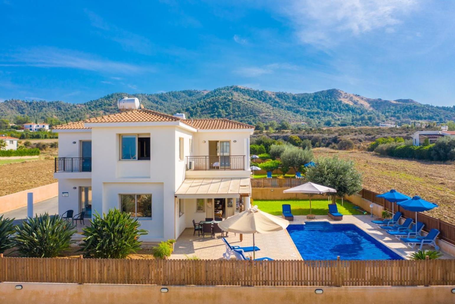 Villa Seashore One Paphos Bagian luar foto