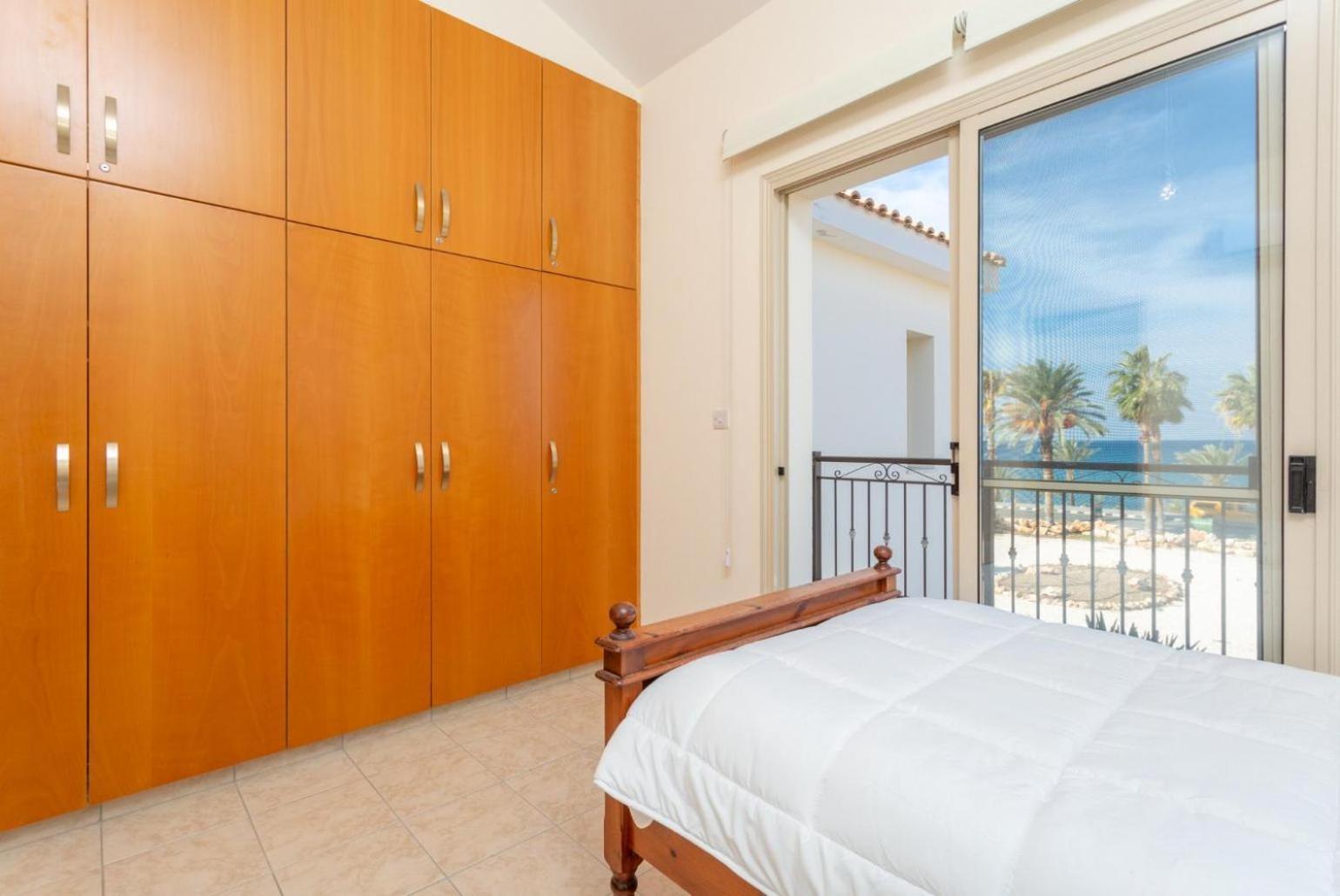 Villa Seashore One Paphos Bagian luar foto