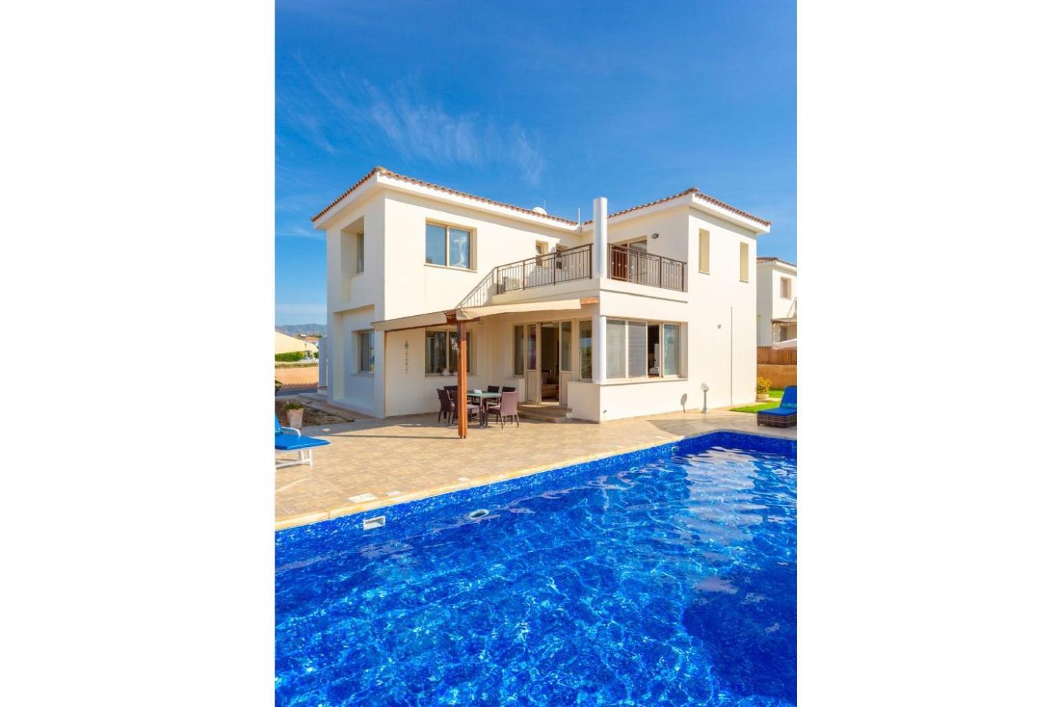 Villa Seashore One Paphos Bagian luar foto