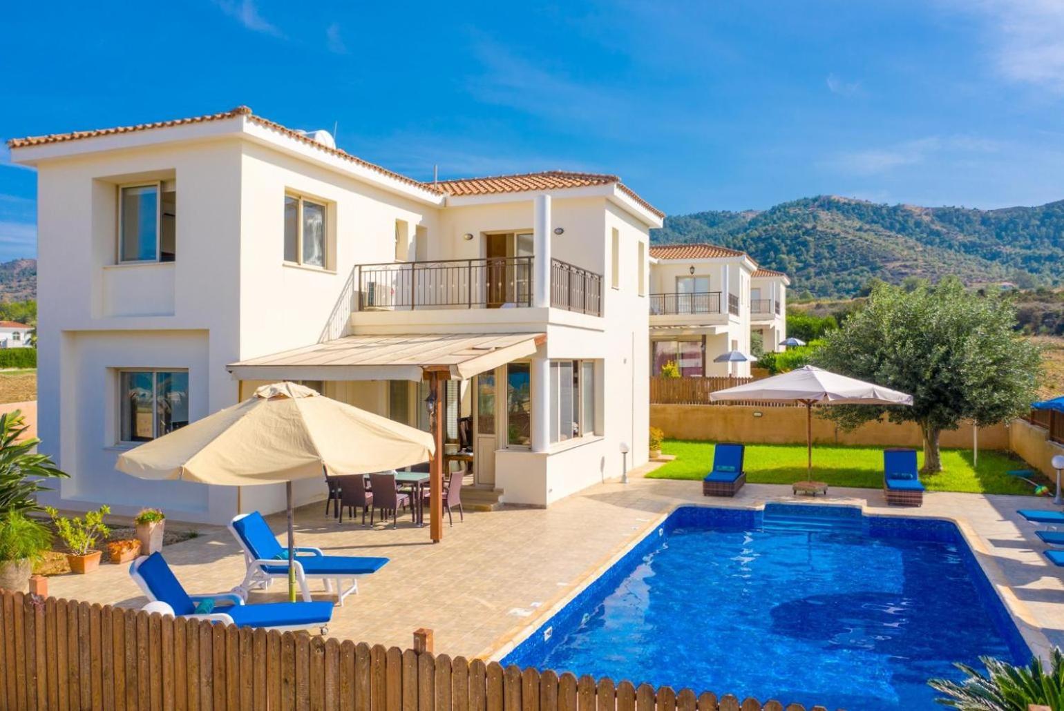 Villa Seashore One Paphos Bagian luar foto