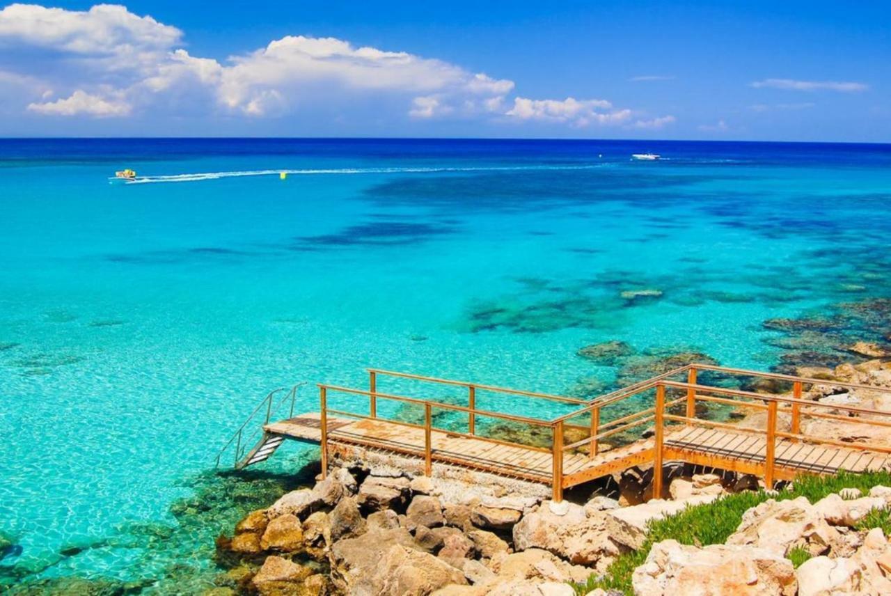 Villa Seashore One Paphos Bagian luar foto